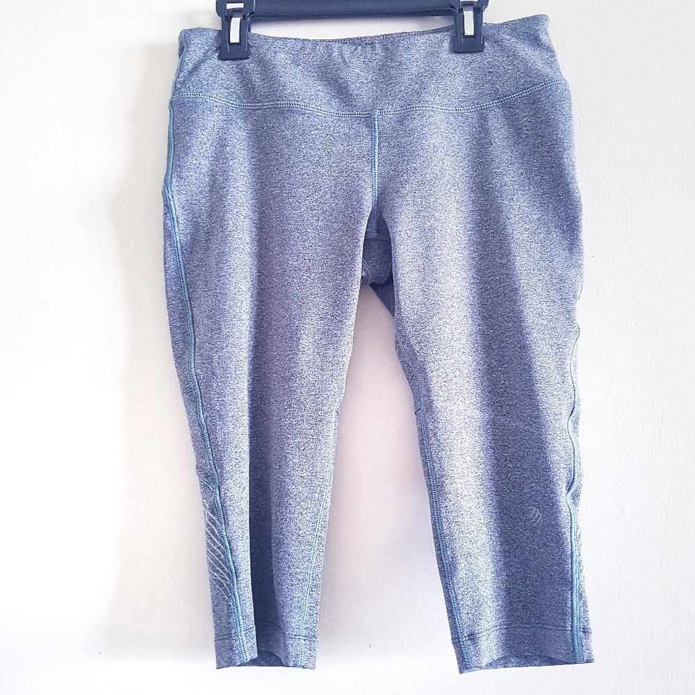 MPG 3/4 Length Gray Leggings Small